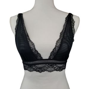 Urban Outfitters NWT Out From Under Lace Bralette Size XS in Black